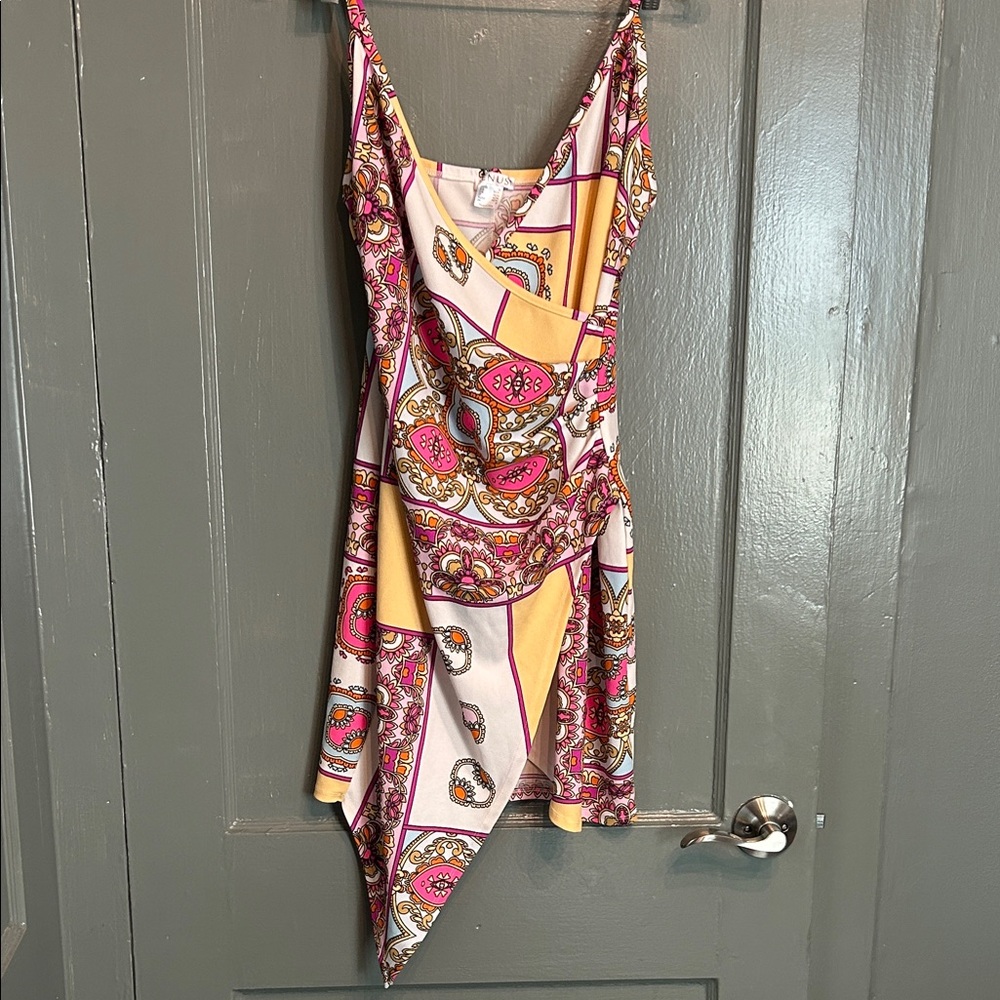 VINTAGE VENUS Asymmetrical Dress with Pink and Yellow Patterns